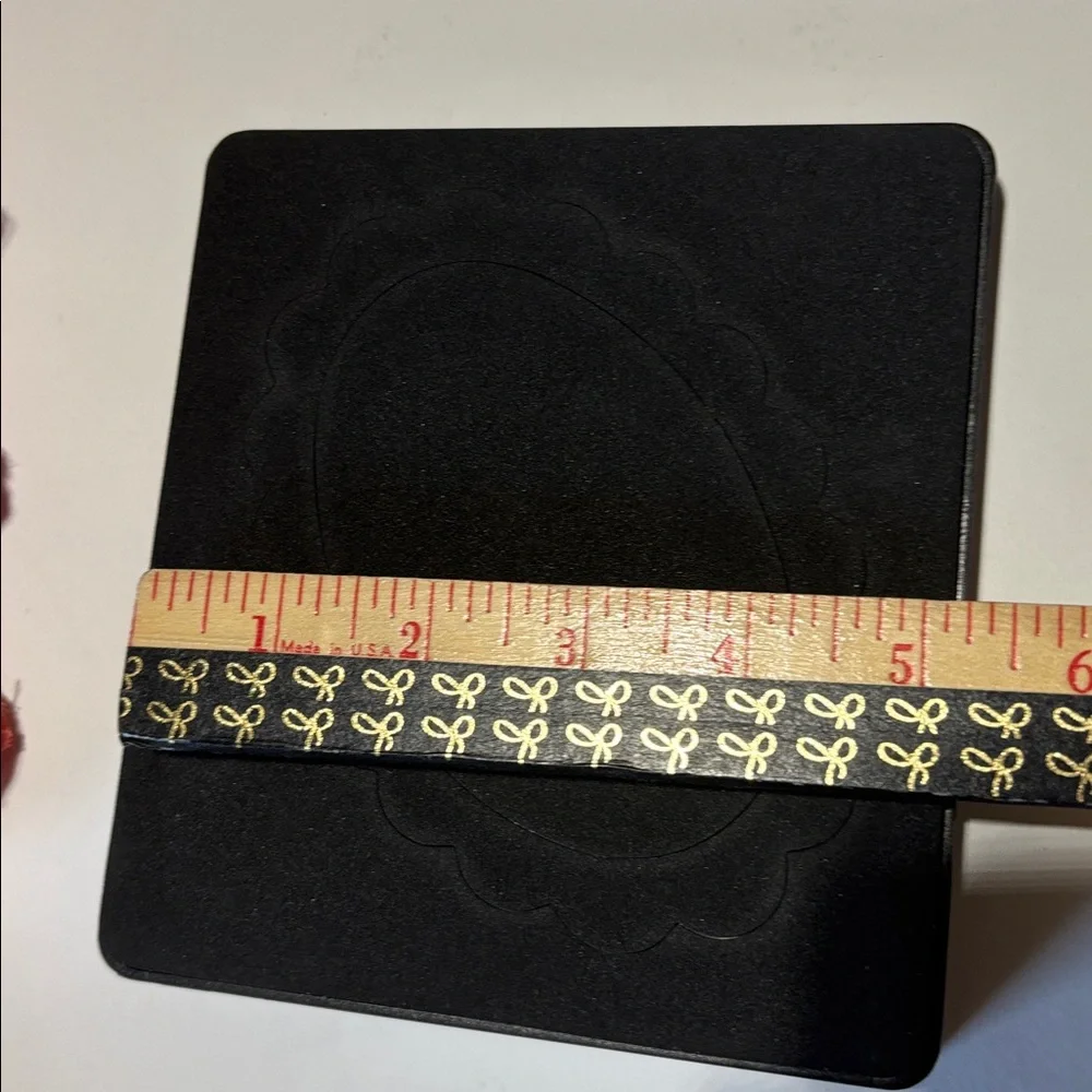 Sizzix FRAME OVAL SCALLOP
